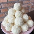 Kocsis-Németh Alexandra Cooksnap-ja, amikor elkészítette a(z) Keto raffaello golyó (Ketogén) receptet.