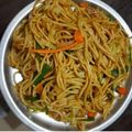 Mishti Devi का कुकस्नैप जब उन्होंने चाऊमिन (Chowmein recipe in hindi) बनाया था।