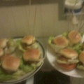 El cooksnap de Amin Gabriel cuando hizo Mini hamburguesas de pollo caseras.
