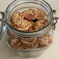 Cooksnap dari Bunaru untuk resep Kue kacang Fatmah Bahalwan
