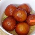 Manju Goyal का कुकस्नैप जब उन्होंने सूजी के गुलाब जामून (sooji ke gulab jamun recipe in Hindi) बनाया था।