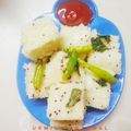 Urmila Agarwal का कुकस्नैप जब उन्होंने सूजी का खट्टा मीठा ढोकला(suji ka khatta meetha dhokla recipe in hindi) बनाया था।
