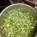 El cooksnap de Mac de Salinas i Florez cuando hizo Guisantes congelados con cebolla y huevo.