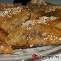 Cooksnap από ANGOLINA στη συνταγή Σιροπιαστά τρίγωνα γεμιστά με αμύγδαλα και σοκολάτα