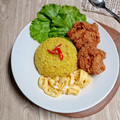 Cooksnap dari Desi Dresviana (IG : @chici_desi) untuk resep Resep Nasi Kuning Ayam Crispy