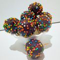 Sonal Gohel का कुकस्नैप जब उन्होंने चोको केक पॉप्स (choco cake pops recipe in Hindi) बनाया था।