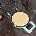 Cooksnap Miera Yusof semasa beliau membuat Waffle Mentega Kacang.