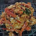 Cooksnap Zieta Ali semasa beliau membuat Salted Egg Crabs.