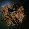 Cooksnap dari Esti Prihatiningsih untuk resep Suwir ayam pedas manis simpel praktis