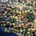 El cooksnap de zinky cuando hizo Salteado estilo oriental de garbanzos con surimi en wok.