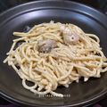 Cooksnap Zieta Ali semasa beliau membuat Spagethi Cabonara.