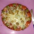 Runta Dutta's cooksnap of when they made চিকেন পিজ্জা (Chicken pizza recipe in Bengali).