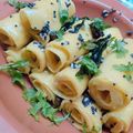 Lovely Agrawal का कुकस्नैप जब उन्होंने चिली मिली खांडवी (chilli mili khandvi recipe in Hindi) बनाया था।