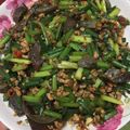 郭千榮 的 韭菜花肉末皮蛋 cooksnap
