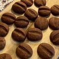 Cooksnap Kanaaneko semasa beliau membuat Coffee Bean Cookies.