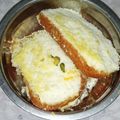 Sarah का कुकस्नैप जब उन्होंने शाही टुकड़ा विथ केसरी रबड़ी (shahi tukda with kesari rabdi recipe in Hindi) बनाया था।