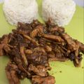 El cooksnap de astrid badia cuando hizo Wok de pollo con setas al ajo negro.