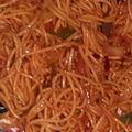  Chef Richa pathak. का कुकस्नैप जब उन्होंने वेज स्पाइसी नूडल्स (veg spicy noodles recipe in Hindi) बनाया था।