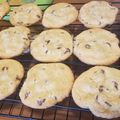 Daehtop's cooksnap of when they made Nanny's chocolate chip cookies.