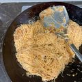 Cooksnap Miera Yusof semasa beliau membuat Bihun goreng.