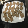 El cooksnap de roxaperu cuando hizo Galletitas navideñas de jengibre y chocolate.