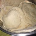 El cooksnap de analaura777 cuando hizo Pan árabe o pan pita casero.