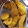 Bhavya food and snacks vlog का कुकस्नैप जब उन्होंने आलू के पकौड़े (aloo ke pakode recipe in Hindi) बनाया था।