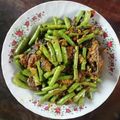 รูป Cooksnap ของ Kraisorn Tunasoon เมื่อเขาทำ พริกแกงใต้ผัดปลาดุก