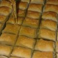 صورة من المطبخ المتنوع، شاركها بعد تجربة وصفة بقلاوة هشة ولذيذة😋😋😋✌