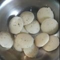 Jasleen का कुकस्नैप जब उन्होंने इंस्टेंट रवा इडली(instant rava idli recipe in hindi) बनाया था।
