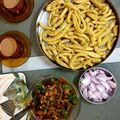 Shree Lakhani's cooksnap of when they made મેથીના વણેલા ગાંઠીયા (Methi Vanela gathiya Recipe in Gujarati).