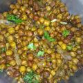 Bimla mehta का कुकस्नैप जब उन्होंने चना घुघनी (Chana Ghughni Recipe in Hindi) बनाया था।
