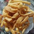 Vrinda Idnani's cooksnap of when they made Ribbons Matri & namakpara.
