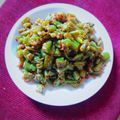 Sanjana Jai Lohana का कुकस्नैप जब उन्होंने फ्रेंच बीन्स आलू की सब्जी (french beans aloo ki sabzi recipe in Hindi) बनाया था।