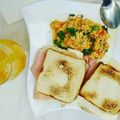 El cooksnap de Mycky Orue cuando hizo Huevos revueltos sobre pan tostado.