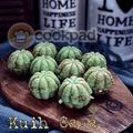 Cooksnap Aznie Khasri semasa beliau membuat Kuih cara manis lembut gebu.