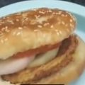 Anaya Garg का कुकस्नैप जब उन्होंने उल्टा चीज़ बर्गर (Ulta cheese Burgar recipe in hindi) बनाया था।