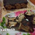 Cooksnap Azizah Mansor semasa beliau membuat Kek batik.