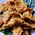 Cooksnap Julia ALeen Aireish semasa beliau membuat Tempe goreng tepung.