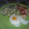 El cooksnap de Claudia! cuando hizo Papas al perejil con huevo y ensalada de pepino.