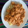 Alexandra Szomor-Pribéli Cooksnap-ja, amikor elkészítette a(z) Tejfölös csirkepaprikás receptet.