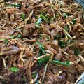 Cooksnap MocQue semasa beliau membuat Kueteow Goreng Basah Mewah Kerang.