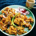 Monali Dattani का कुकस्नैप जब उन्होंने प्याज पकोडे (कांदा भजी) (Pyaz pakode/kanda bhaji recipe in hindi बनाया था।
