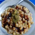 Gunjan Gupta का कुकस्नैप जब उन्होंने बनारस की मटर टमाटर चाट (Banaras ki matar tamatar chaat recipe in Hindi) बनाया था।