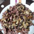 El cooksnap de CocinitasMarilu cuando hizo Champiñones con dientes de ajo y longanizas blancas.