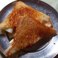 neelam gupta का कुकस्नैप जब उन्होंने वेज चीज़ सैंडविच (veg cheese sandwich recipe in Hindi) बनाया था।