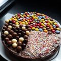 El cooksnap de Maribel cuando hizo Tarta kit kat con obleas nutella y lacasitos de chocolate blanco.