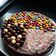 El cooksnap de Maribel cuando hizo Tarta kit kat con obleas nutella y lacasitos de chocolate blanco.