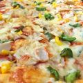 Cooksnap Cempaka Putih semasa beliau membuat Pizza.