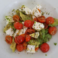 El cooksnap de Virtudes Naharro Diaz cuando hizo Ensalada de aguacate, queso y tomate.